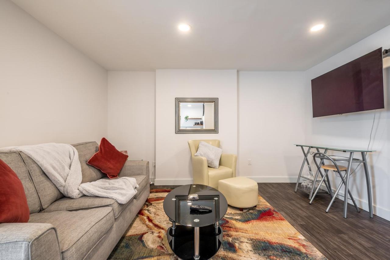 Modern Contemporary 2 Bedroom Suite 哈利法克斯 外观 照片
