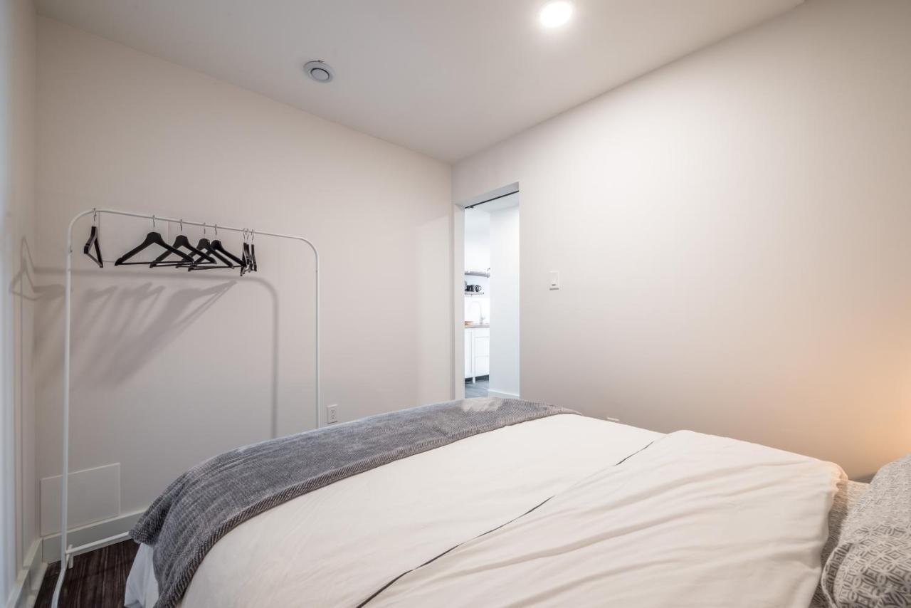 Modern Contemporary 2 Bedroom Suite 哈利法克斯 外观 照片