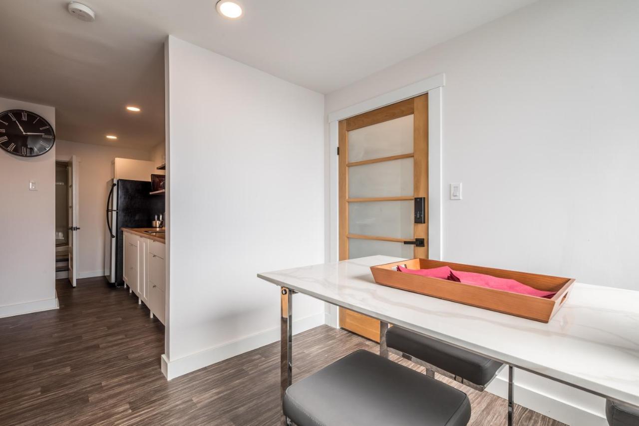 Modern Contemporary 2 Bedroom Suite 哈利法克斯 外观 照片