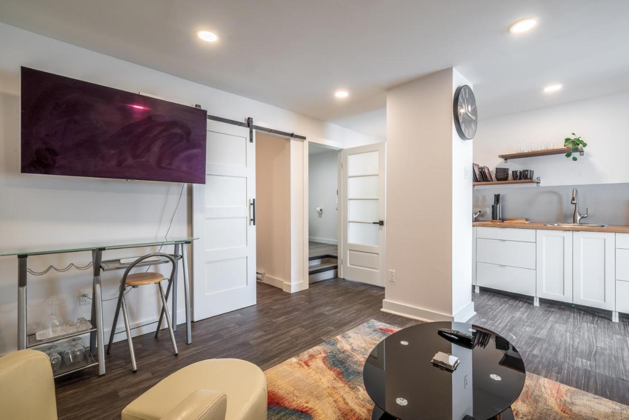 Modern Contemporary 2 Bedroom Suite 哈利法克斯 外观 照片